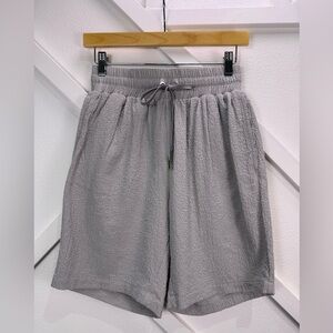 Maniere De Voir Men’s Seersucker Shorts Grey Size Medium